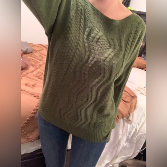 Women’s loose fitting lightweight knit sweater - Picture 3 of 3